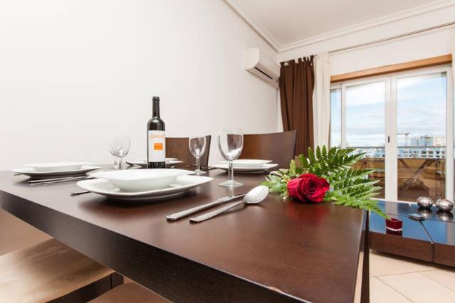 Casa Sol, Fast Wifi, Airco, Swimming Pool Near The Beach Praia Da Rocha Portimao Bagian luar foto